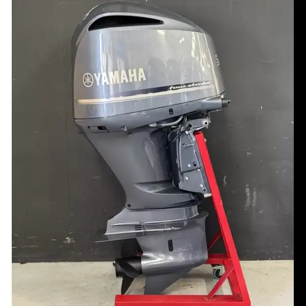 Yamaha F300 DETX outboard engine
