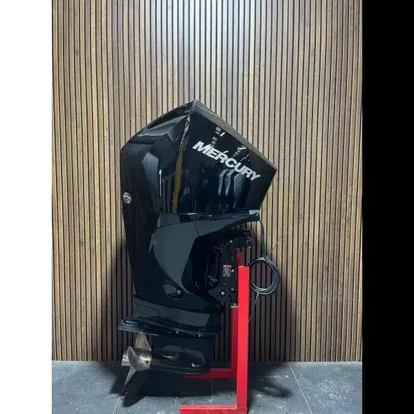 Mercury F225 V6 ’21 outboard engine