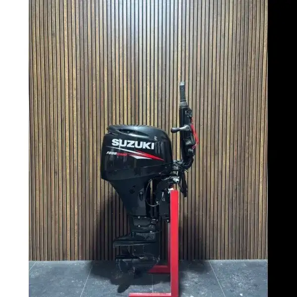Suzuki 60 HP EFI outboard engine
