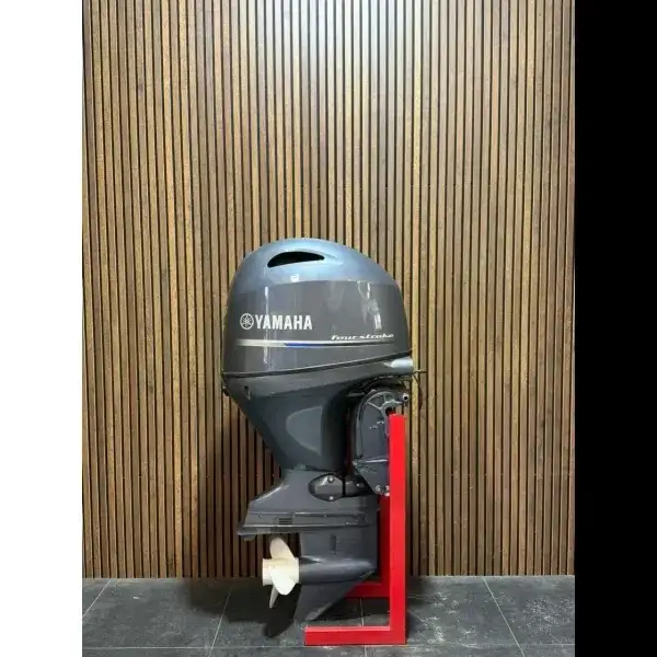 Yamaha F100FETL ’17 outboard engine