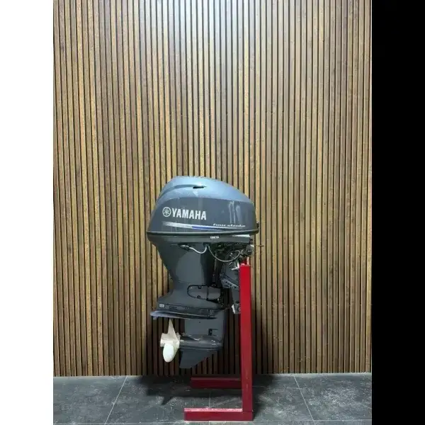 Yamaha F40FEHDS outboard engine