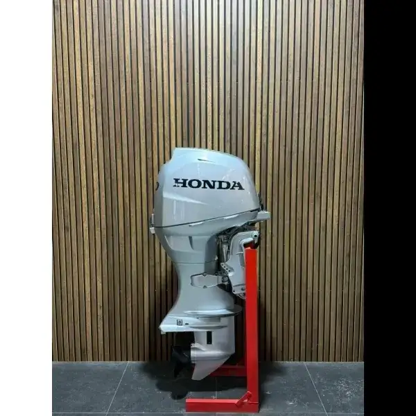 Honda 40 HP EFI outboard engine