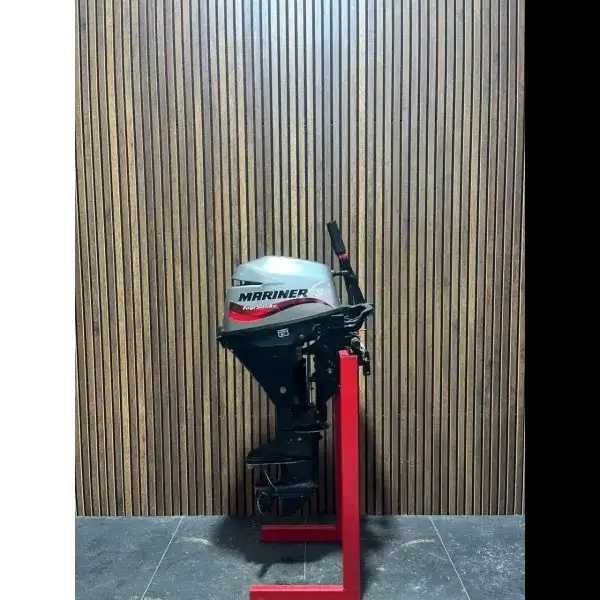 Mariner 8 HP outboard engine