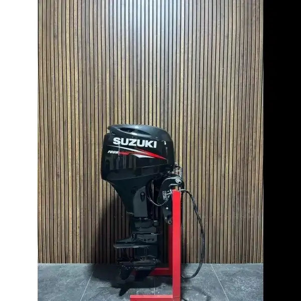 Suzuki 50 HP EFI outboard engine